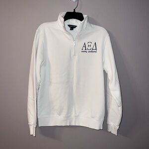 White quarter zip alpha xi Delta mom’s weekend purple gold and black small